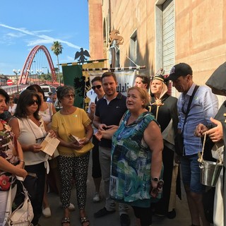 I quartieri del Palio salutano i crocieristi in arrivo ad Albenga (FOTO)