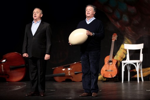 Cochi e Renato, Paolo Ferrari e Valeria Valeri, Gianpiero Perone all’Ambra di Albenga per la rassegna “Albengateatro 2012”