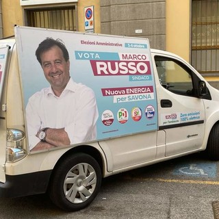 Elezioni Savona, il camion pubblicitario di Russo parcheggiato nei posti per i disabili. L'affondo di Schirru: &quot;Quando dalle parole si passa ai fatti, per le sinistre iniziano sempre i problemi&quot;