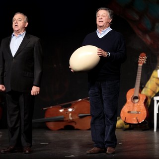 Cochi e Renato, Paolo Ferrari e Valeria Valeri, Gianpiero Perone all’Ambra di Albenga per la rassegna “Albengateatro 2012”