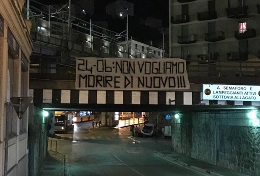 Demolizione Morandi, a Certosa compare striscione: &quot;Non vogliamo morire di nuovo&quot;