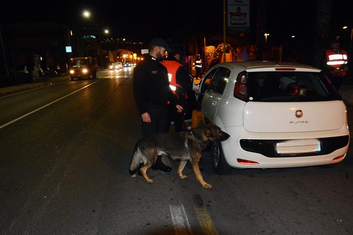 Controlli dei carabinieri della Compagnia di Albenga: un arresto, dodici denunce e sette perquisizioni