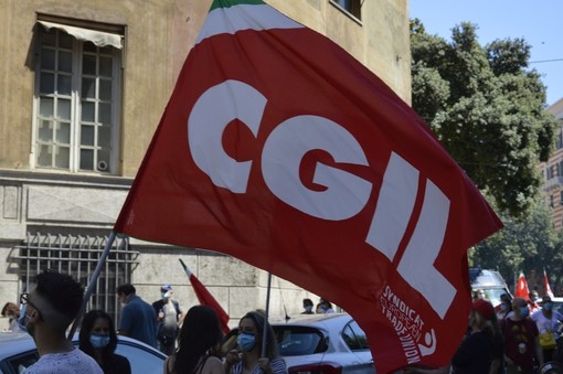 Piaggio: solidarietà dei lavoratori dello stabilimento di Genova e della Fiom Cgil Genova ai dipendenti Laerh di Villanova