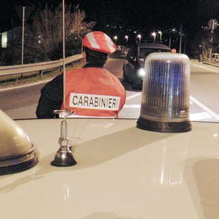 Cerca di sfuggire ai Carabinieri per le strade di Andora: arrestato per spaccio e resistenza