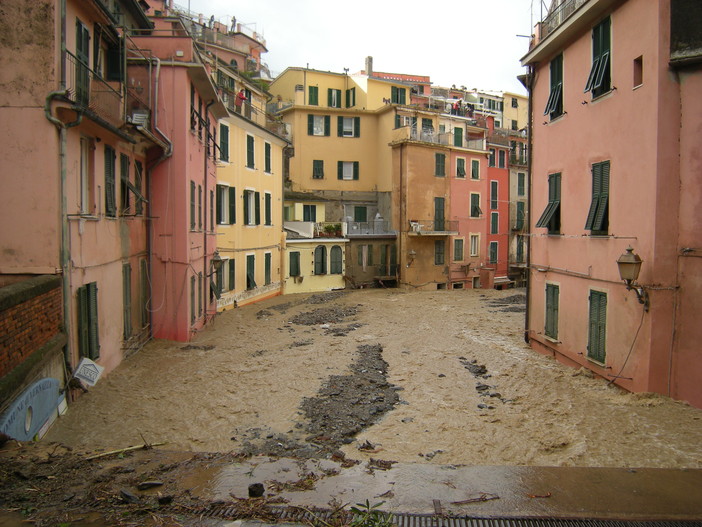 Arriva l'alluvione, e non so cosa mettermi (il giorno dopo)