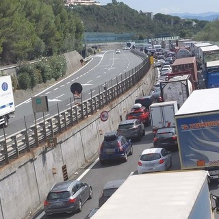 Incidente in A10 tra Orco Feglino e Spotorno, due persone in codice giallo