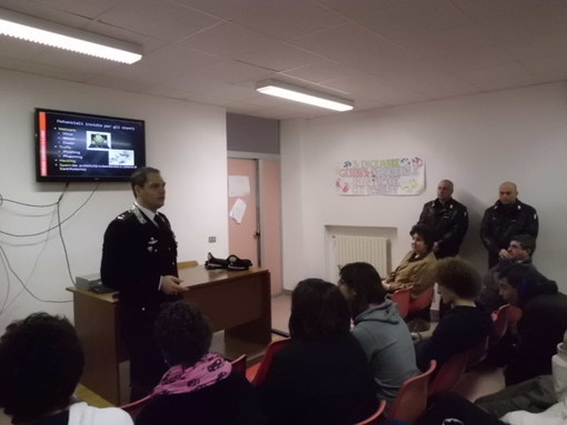 I Carabinieri diventano professori per un giorno all'istituto alberghiero di Alassio