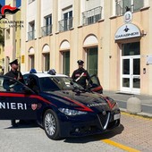 Albenga, 33enne accoltellato fuori da una discoteca: indagini in corso