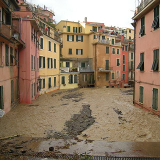 Arriva l'alluvione, e non so cosa mettermi (il giorno dopo)