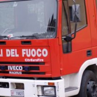 Albenga: scoppia incendio in un ponteggio di un cantiere nel centro storico