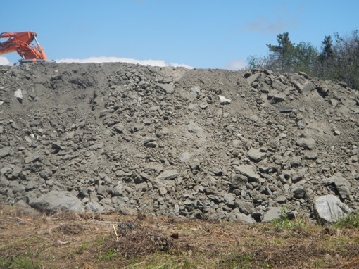 Terre di scavo nella discarica chiusa: ora anche la Procura vuole vederci chiaro