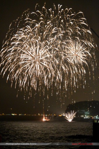 Fuochi d'artificio a Celle Ligure, le foto