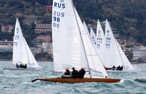 Alassio, il ritorno dei Dragoni: riecco nella Baia del Sole la classe più elegante dei nostri mari