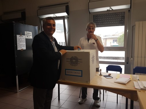 Candidati sindaci al voto, D'Acunto alle urne a Ceriale