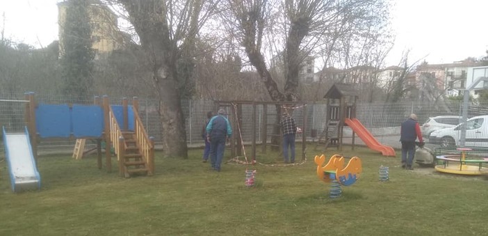 Dego ripristina l'area giardini delle scuole primarie e dell'infanzia (FOTO)