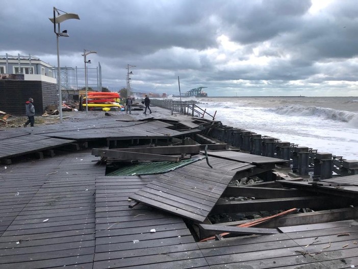 Voltri, c’era una volta la passeggiata a mare