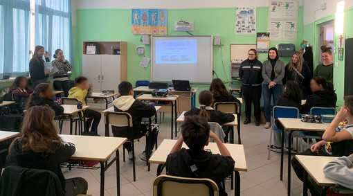 Loano, 429 alunni a scuola di Educazione Stradale: 18 classi a lezione con la Polizia Locale