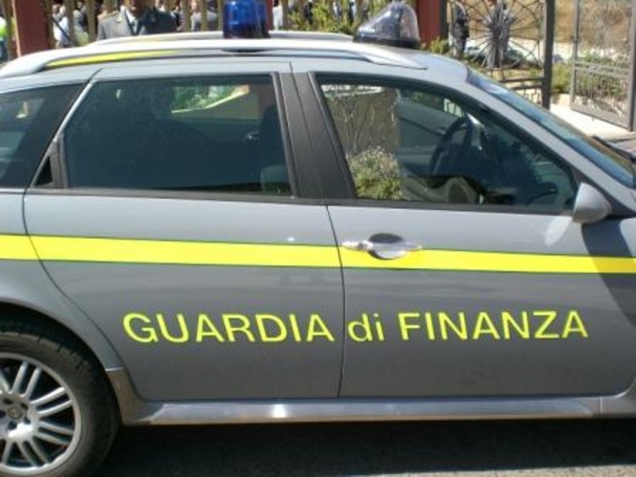 Savona: la finanza sequestra 5 chili di hashish e arresta coppia di fidanzati