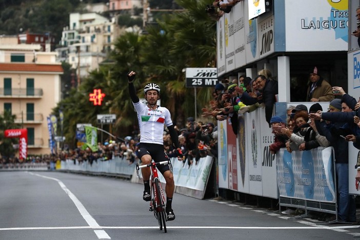 Trofeo Laigueglia, &quot;la forza del coraggio&quot;, Felline vince per distacco in maglia azzurra