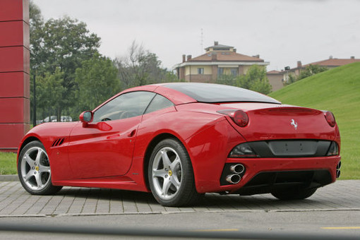 Alassio: turista inglese in vacanza derubato della sua Ferrari