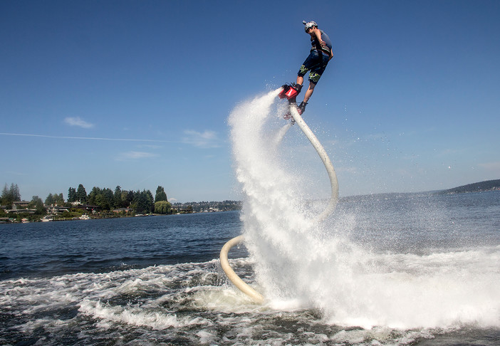 Impazza in Liguria &quot;Il Flyboard&quot;, la moda estiva per divertirsi in mare