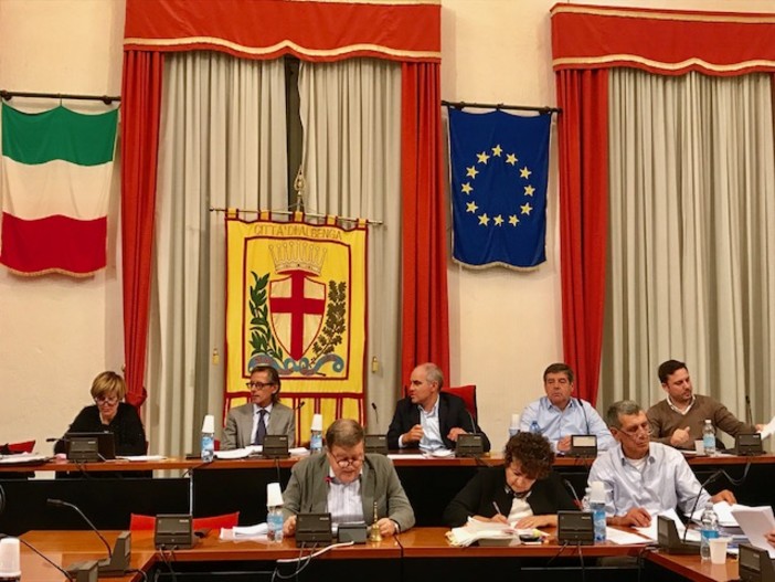 Consiglio comunale di Albenga: modifica del PUD e rifacimento di piazza Matteotti