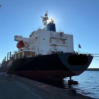Savona, una nave portarinfuse fermata dopo i controlli della Capitaneria di porto