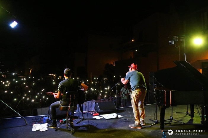 L'esibizione di Francesco Baccini a Varigotti (foto Angela Perri)