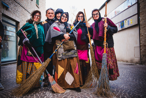 Nella foto la festa della Befana che si tiene ogni anno ad Urbania (Pesaro-Urbino)