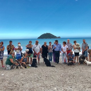 Albenga: si chiama &quot;Amare Fido&quot; la nuova spiaggia per i cani a Vadino (FOTOgallery)