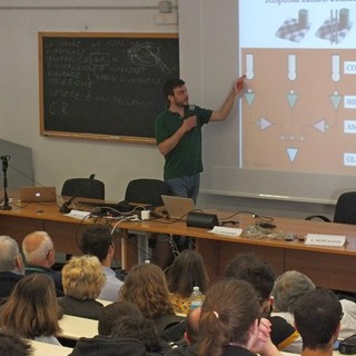 Giovani per la Scienza, al Campus di Savona successo per la conferenza sulla retina: relatore il Dott. Ulisse Ferrari (FOTO)