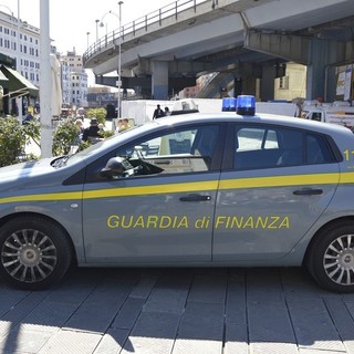 Azienda ligure faceva passare merci cinesi in Thailanda per non pagare i dazi, denuncia e sequestro da 200mila euro della Gdf di Genova