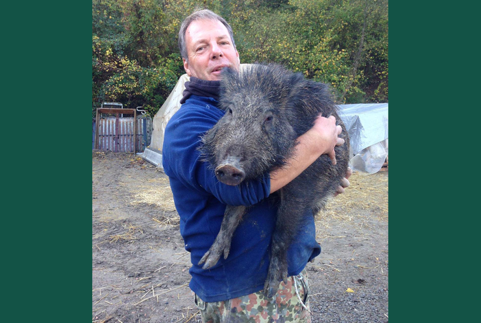 Franco Berardi con il cinghiale Grufi