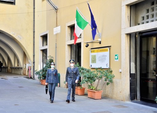 Operazione &quot;110 e... frode&quot; della Guardia di Finanza di Genova: falsavano esami e tesi di laurea, denunciati 22 studenti universitari