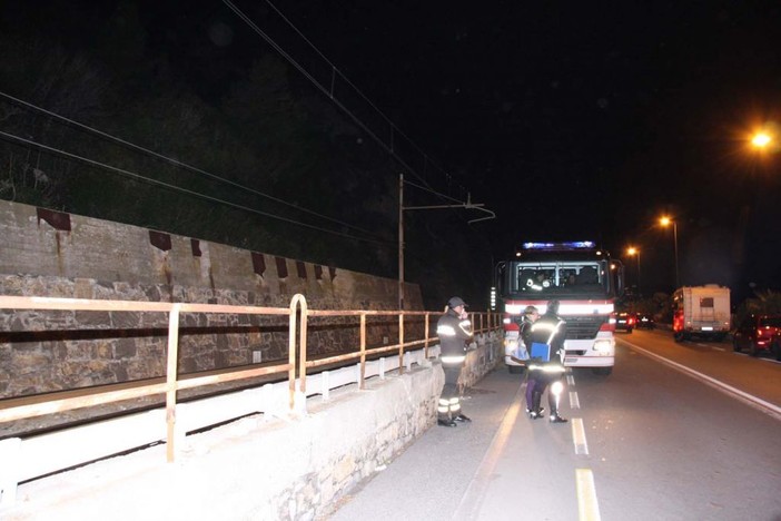 Savona, maltempo: frana lungo l'Aurelia, traffico rallentato