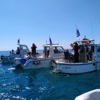 Gita in barca sulle imbarcazioni di Assonautica per gli ospiti della residenza protetta &quot;SS Nicolò e Giuseppe&quot; di Albisola