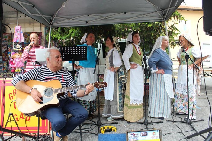 Il Gaslini in piazza a Busalla fra cibo, musica e solidarietà