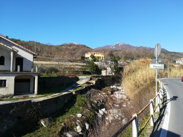 Ladro in azione a Giustenice: lo sconosciuto &quot;con la felpa grigia&quot; torna a colpire