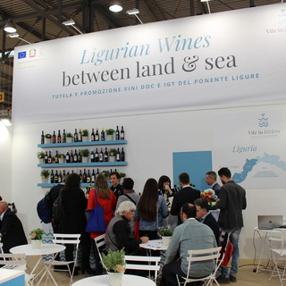 Vinitaly apre le porte all'estero per Vite in Riviera