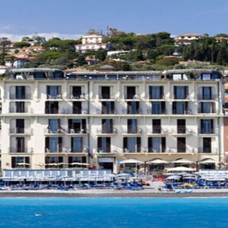 Cercasi Receptionist plurilingue per prestigioso hotel a Bordighera