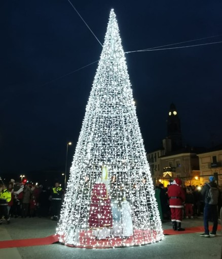 Cairo accende l'albero di Natale in piazza della Vittoria (FOTO)