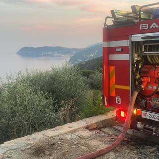 Alassio, spento l'incendio divampato sul monte Bignone