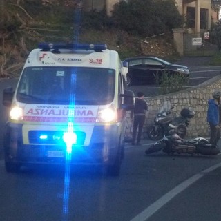 Incidente sull'Aurelia tra Albenga ed Alassio, motociclista in codice giallo al Santa Corona