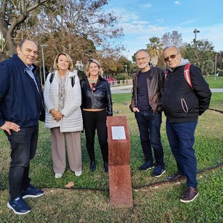 Savona: Giovanni Impastato ha visitato il Giardino dei Giusti, un tributo ai difensori della giustizia e dei diritti umani. (Foto)