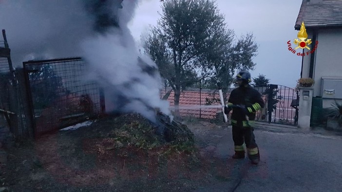 Una testimone sfuggita al fuoco di Cogoleto: &quot;Era uno scenario apocalittico&quot;