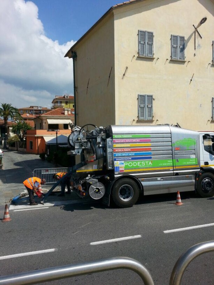 Andora, divieto di balneazione. Castiglia (Viviandora): &quot;Sindaco e giunta responsabili di questo disastro economico e di immagine&quot;