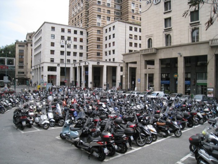 Comitato Casello Albamare sull'assessore alla mobilita' Apicella e i parcheggi moto a Savona
