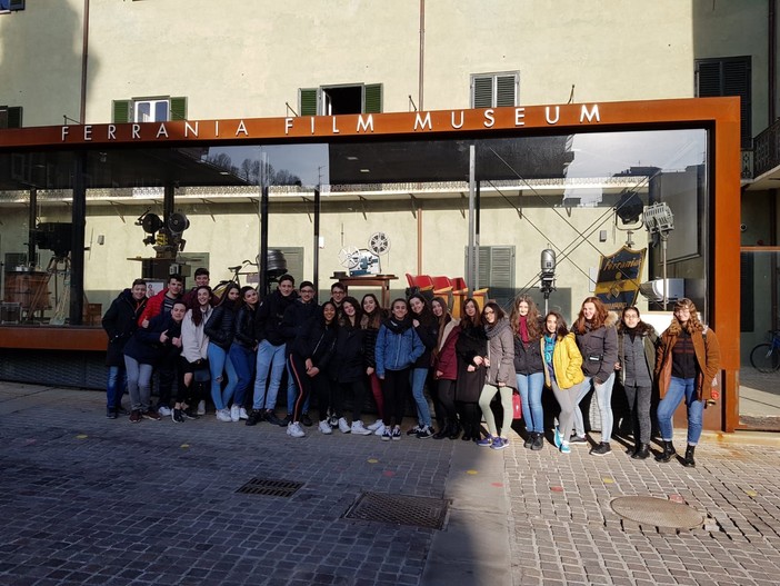 Gli studenti del liceo Calasanzio visitano il museo della Ferrania