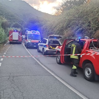 Ellera, incidente lungo la Sp2: furgone ribaltato, soccorsi mobilitati