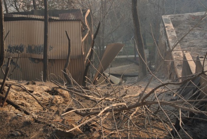 Incendio di Vado: nottata tranquilla, ancora nessun iscritto nel registro degli indagati